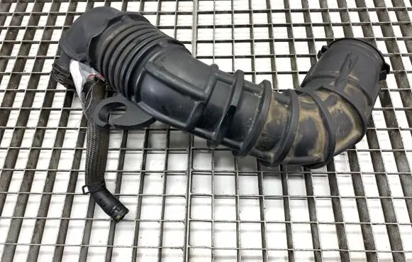 KIA Carens III Air intake hose/pipe 28140A4200