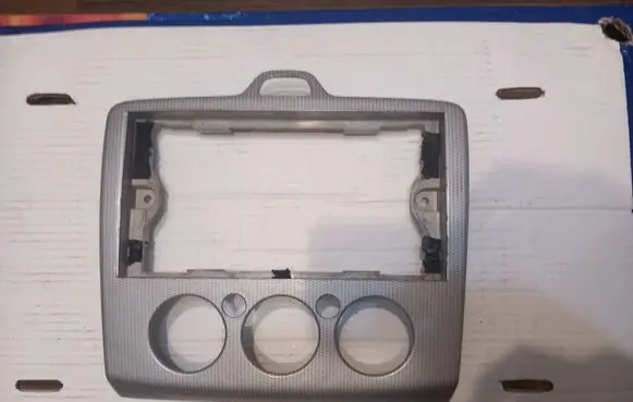Ford Focus Radio/GPS head unit trim 4m5118522adw