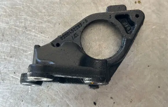 Opel Vivaro Driveshaft support bearing bracket 8200452283A