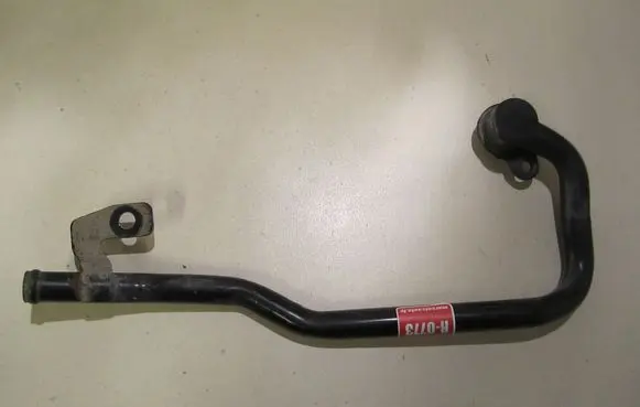 Volkswagen PASSAT B8 Engine coolant pipe/hose 04L121065AJ