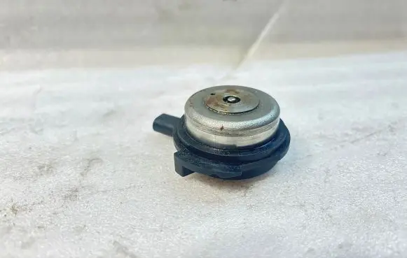 BMW 4 F32 F33 Camshaft vanos timing valve 7614288 1136