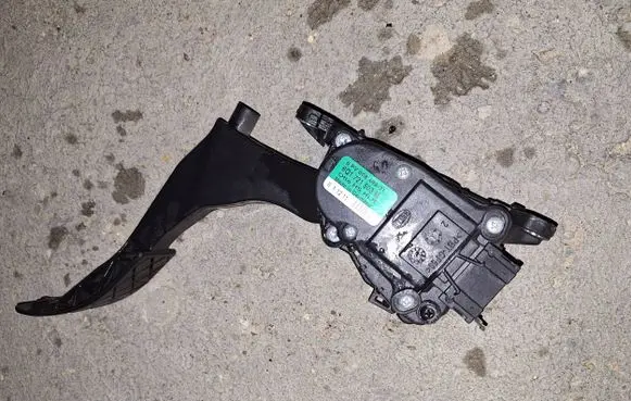 Volkswagen Polo V 6R Accelerator throttle pedal 6Q1721503M 6PV00849631