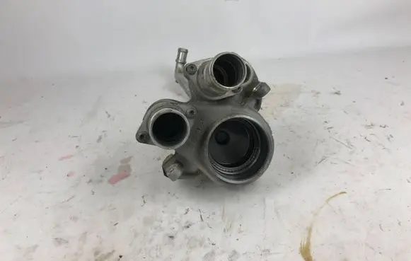 Porsche Macan (95B) Thermostat/thermostat housing 94610636031 KW1015