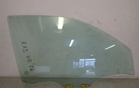 Nissan Micra Sliding door window/glass 