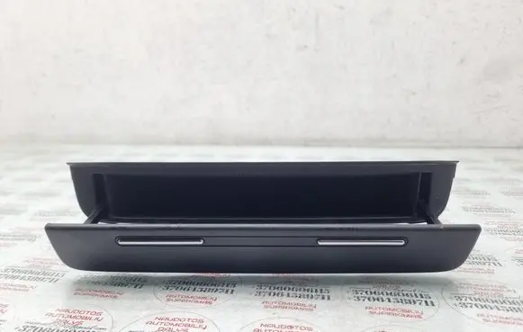 Seat Exeo (3R) Dashboard storage box/compartment 8H0857058F