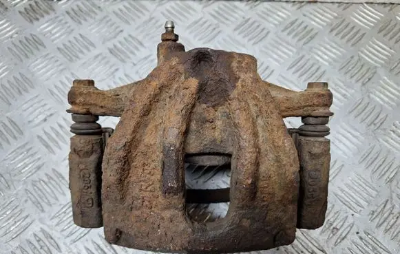 Toyota Corolla Verso AR10 Front brake caliper 4773005060