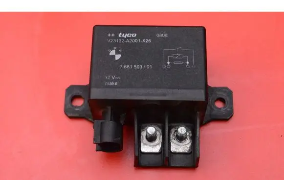 BMW X5 E70 Relay mounting block 7661503