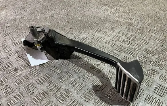 Volvo XC90 Brake pedal 31493216