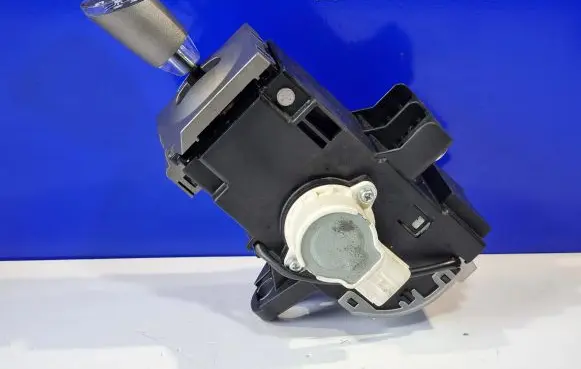 Toyota Prius (XW20) Gear shifter/selector 8945147030