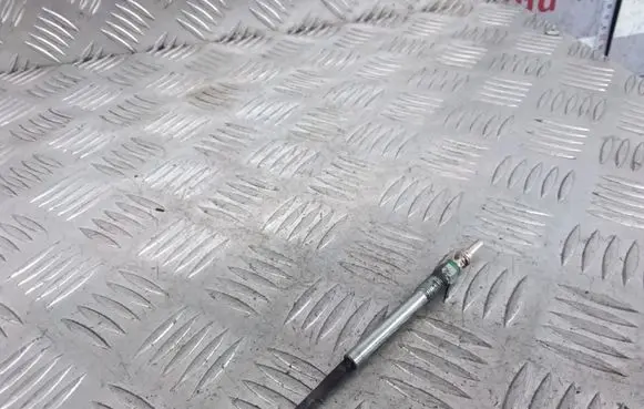 Peugeot 308 Glow plug 9683195280