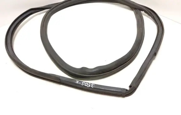 Lexus RX 330 - 350 - 400H Rubber seal rear door 