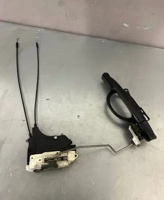 Citroen C-Crosser Front door lock