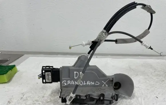Opel Grandland X Front door lock 16943120