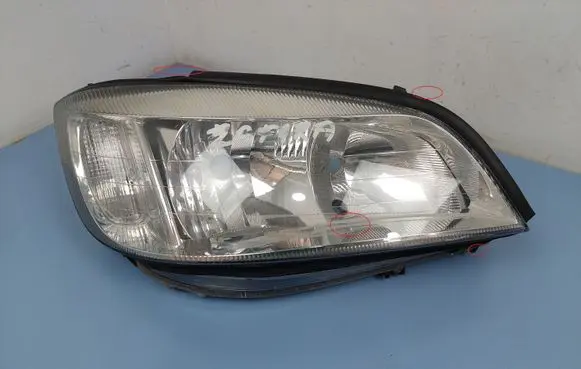 Opel Zafira A Headlight/headlamp 89100055