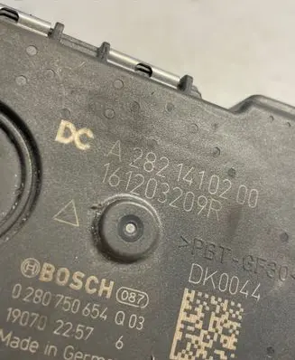 Renault Kadjar Throttle valve 161203209R A2821410200 0280750654