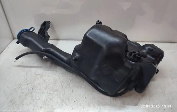 Mercedes-Benz CLS C218 X218 Windshield washer fluid reservoir/tank A2048602360
