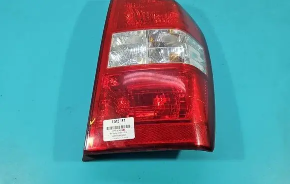 KIA Carnival Rear/tail lights 9244D1 IMPRK1542187