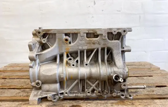BMW 3 F30 F35 F31 Engine block 8642458 8602591 16060600683