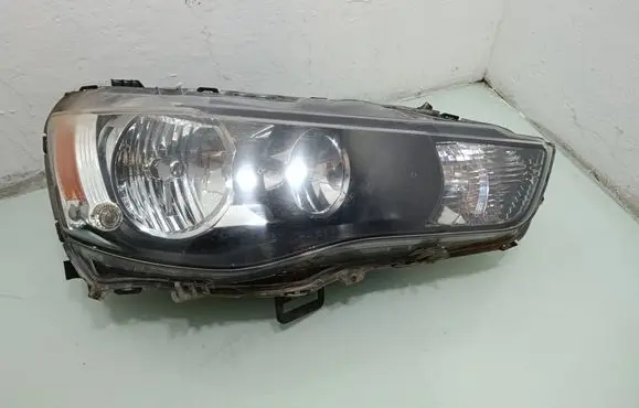 Mitsubishi Outlander Headlight/headlamp