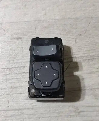 Hyundai Kona I Wing mirror switch 3K548A1000
