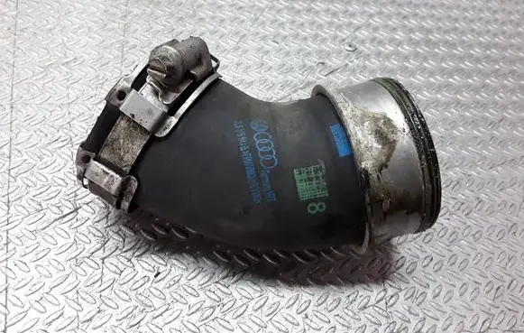 Audi Q7 4L Intercooler hose/pipe 7L6145943B