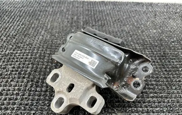 Volkswagen T-Roc Engine mount bracket 5QA199555C