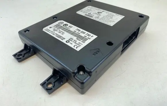 Volkswagen PASSAT CC Other control units/modules 7P6035730F K5050PLA06 5050PLA06