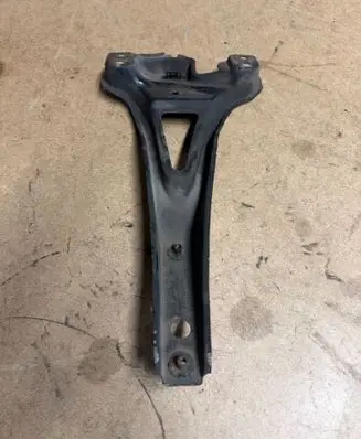 Volkswagen Golf IV Radiator mount bracket 1J0805569B