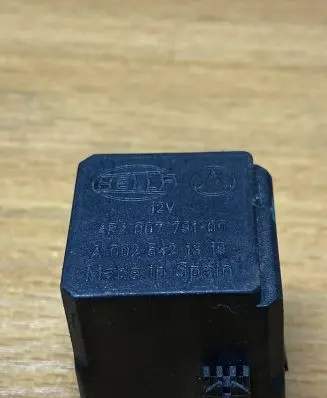Mercedes-Benz A W169 Other relay A0025421318 C584