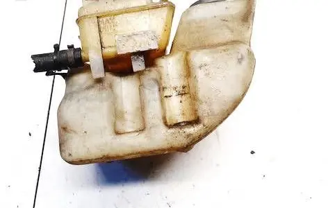 Volvo 460 Windshield washer fluid reservoir/tank 448908 448909