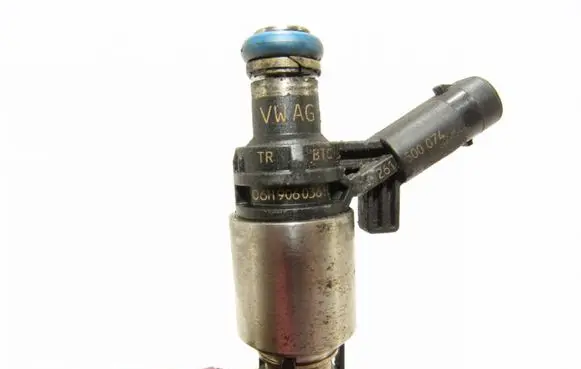 Skoda Yeti (5L) Fuel injector 06h906036h