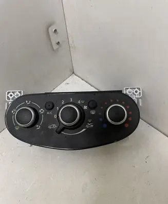 Dacia Duster Climate control unit N110101A