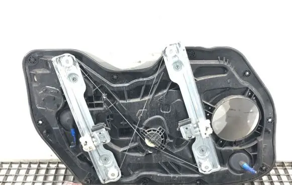 Hyundai Elantra Front door window regulator with motor 