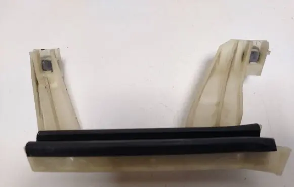 Citroen C4 I Picasso Front door windshield rail 9654091480