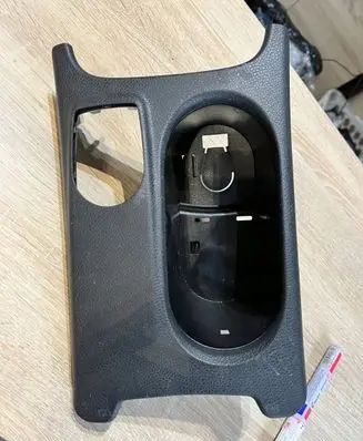 Mercedes-Benz A W176 Cup holder front braknumeruczci