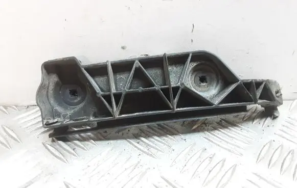 Toyota Corolla Verso E121 Front bumper mounting bracket