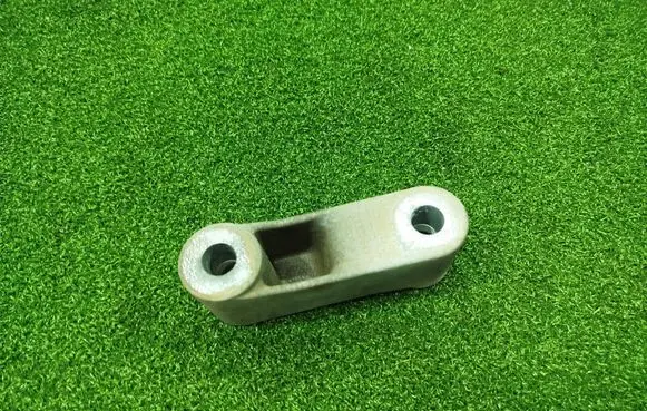 Engine mounting bracket