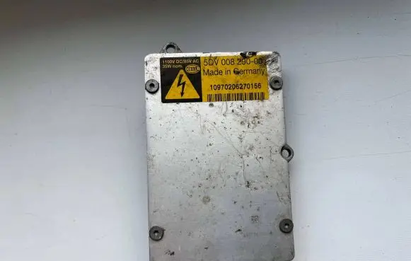 Mercedes-Benz E W211 Headlight ballast module Xenon 5DV00829000