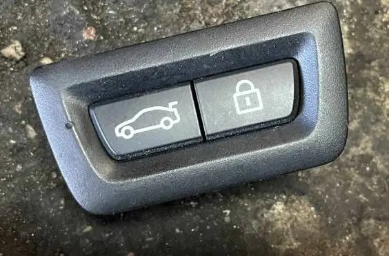 BMW 7 F01 F02 F03 F04 Tailgate/boot open switch button 9162645 549583011 MMERCATT
