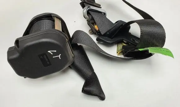Mercedes-Benz 190 W201 Rear seatbelt 1268601886