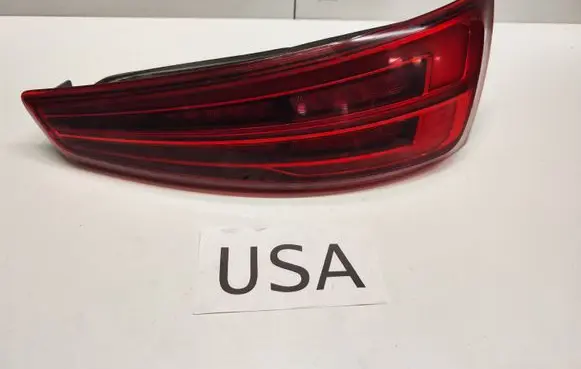 Audi Q3 8U Tailgate rear/tail lights 8U0945094AC 628008