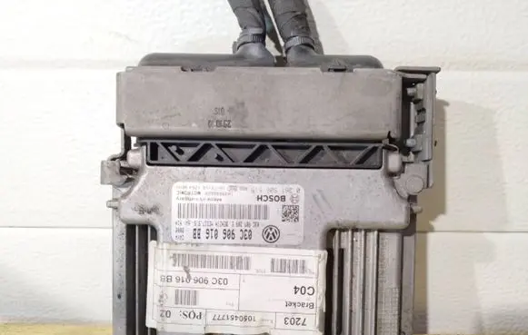 Volkswagen PASSAT B7 Engine control unit/module 03C907309E 03C906016BB 0261S06515