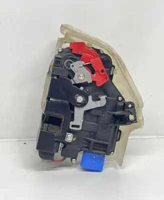 Volkswagen Golf VI Front door lock 3D1837015AB