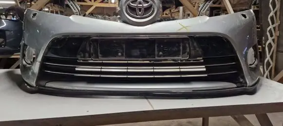 Lexus CT 200H Front bumper 52119