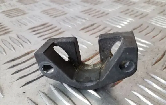 BMW 7 E65 E66 Fuel Injector clamp holder