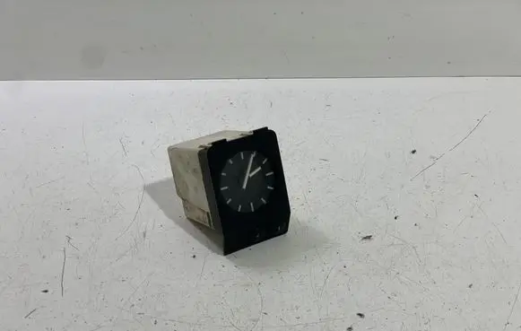 BMW 3 E36 Clock 62131387414 1387414