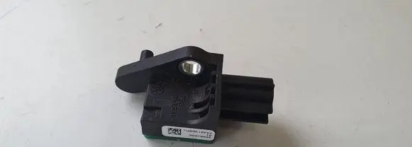 Skoda Superb B6 (3T) Airbag deployment crash/impact sensor