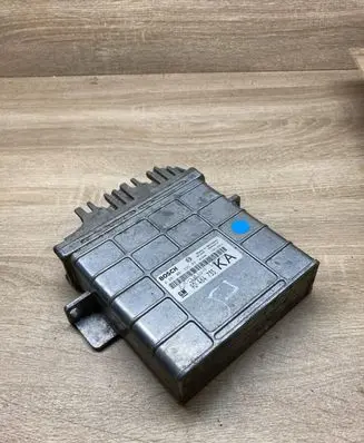 Opel Vectra B Engine control unit/module ECU 90464735 0281001335