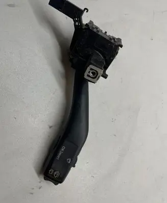 Volkswagen PASSAT B7 Wiper control stalk 1K0953519A