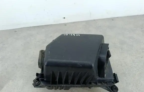 KIA Carens III Air filter box 28110A4200